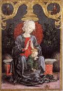 Madonna and child in a tradgard